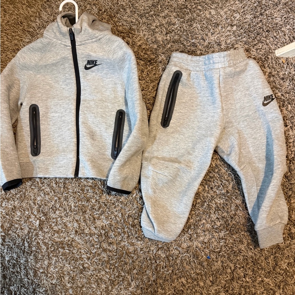 Nike Kids Light Gray Jogger Set
